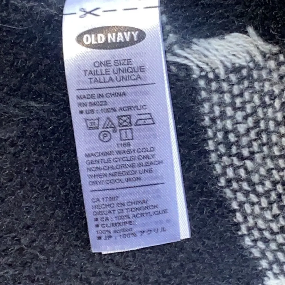 NWOT! Old Navy Plaid Blanket Scarf!